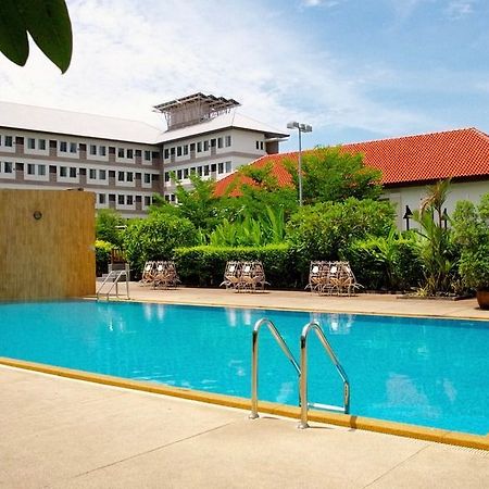 J. Park Hotel Chonburi Exteriör bild