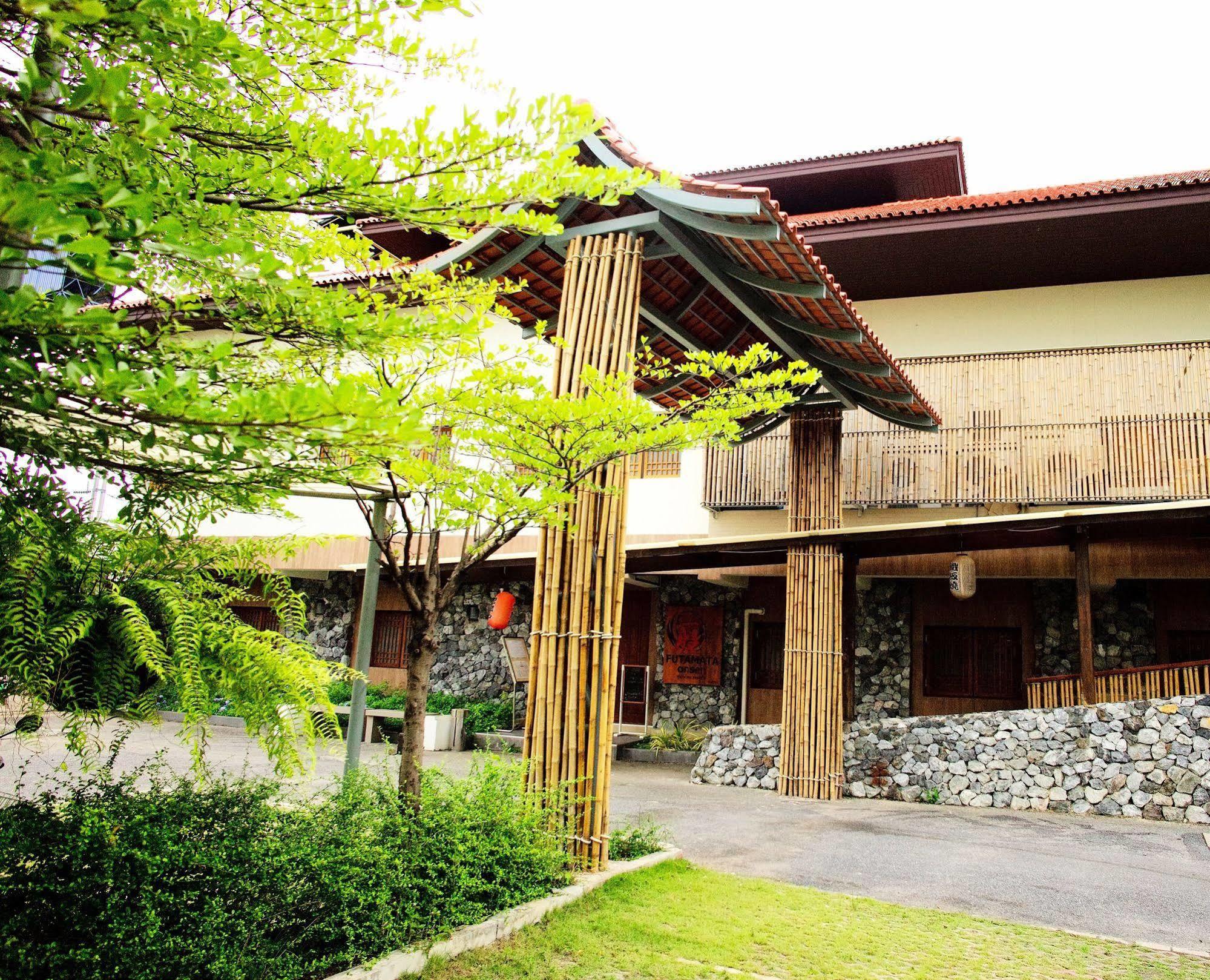 J. Park Hotel Chonburi Exteriör bild