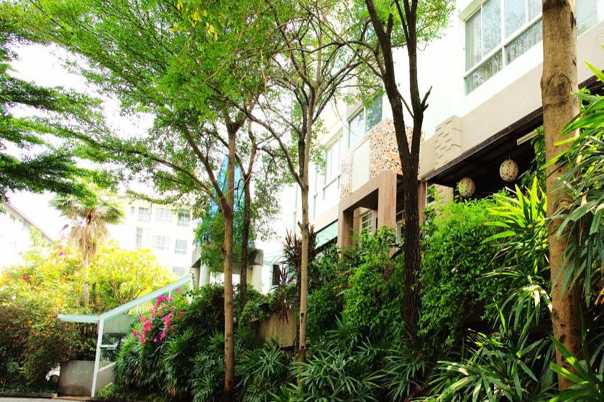J. Park Hotel Chonburi Exteriör bild