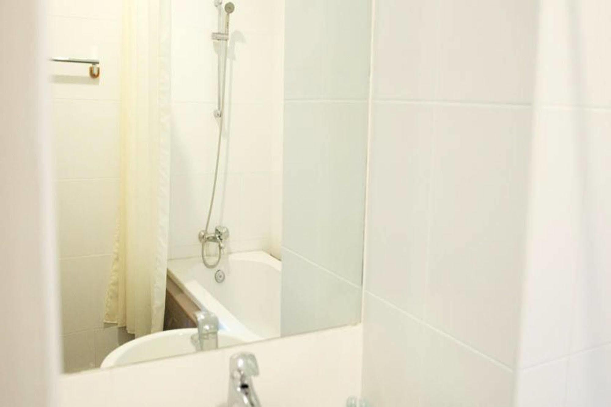 J. Park Hotel Chonburi Exteriör bild