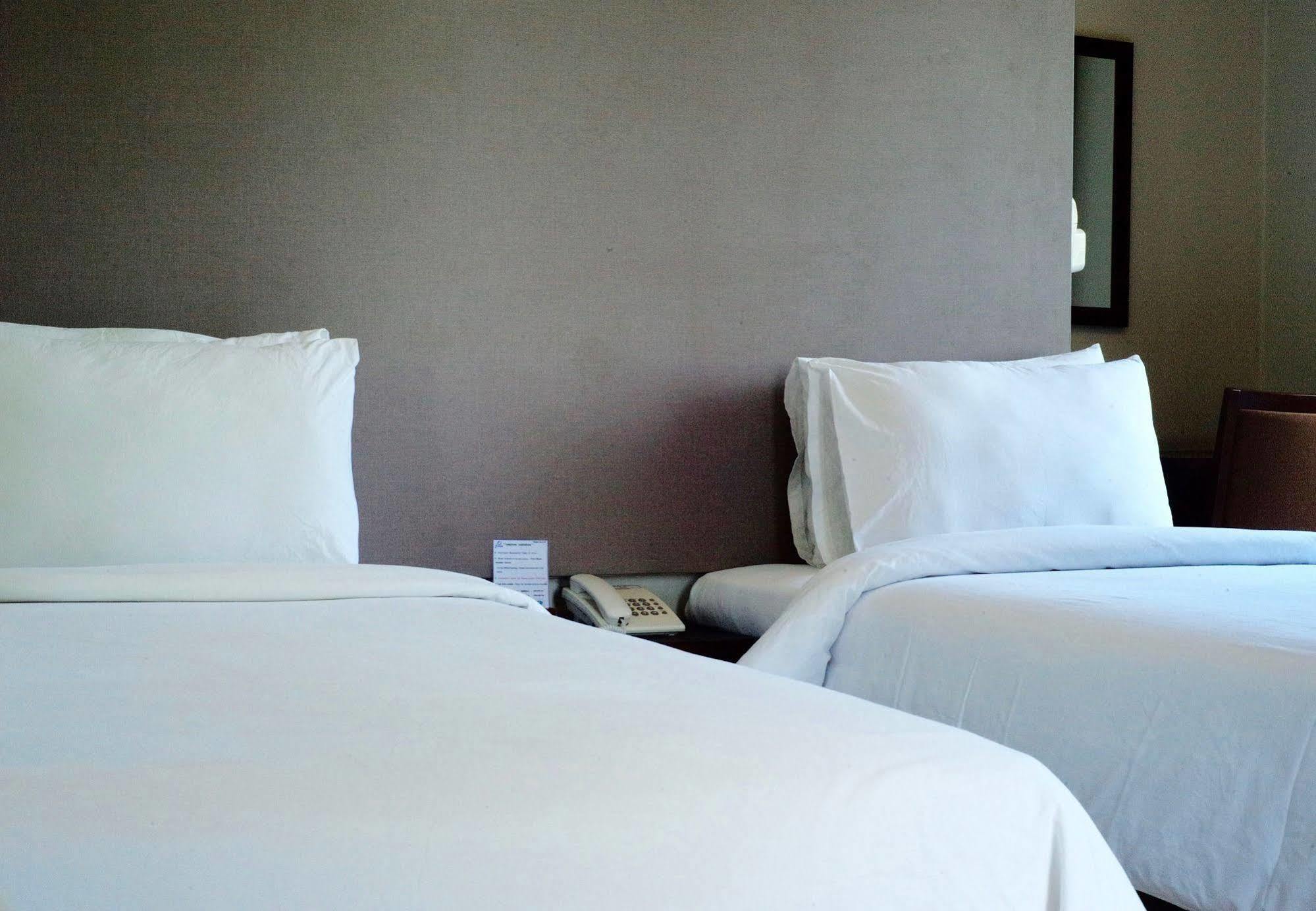 J. Park Hotel Chonburi Exteriör bild