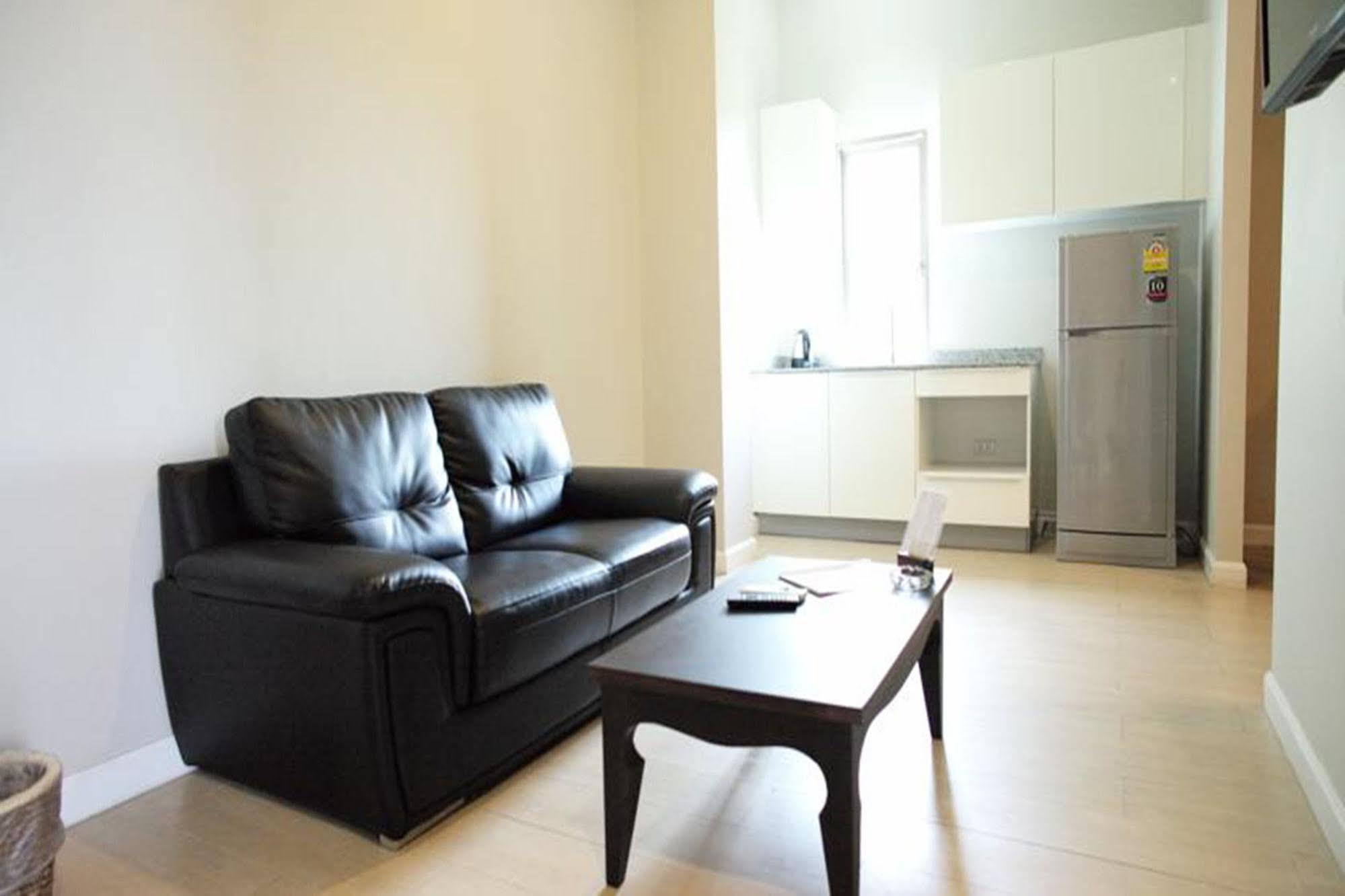 J. Park Hotel Chonburi Exteriör bild