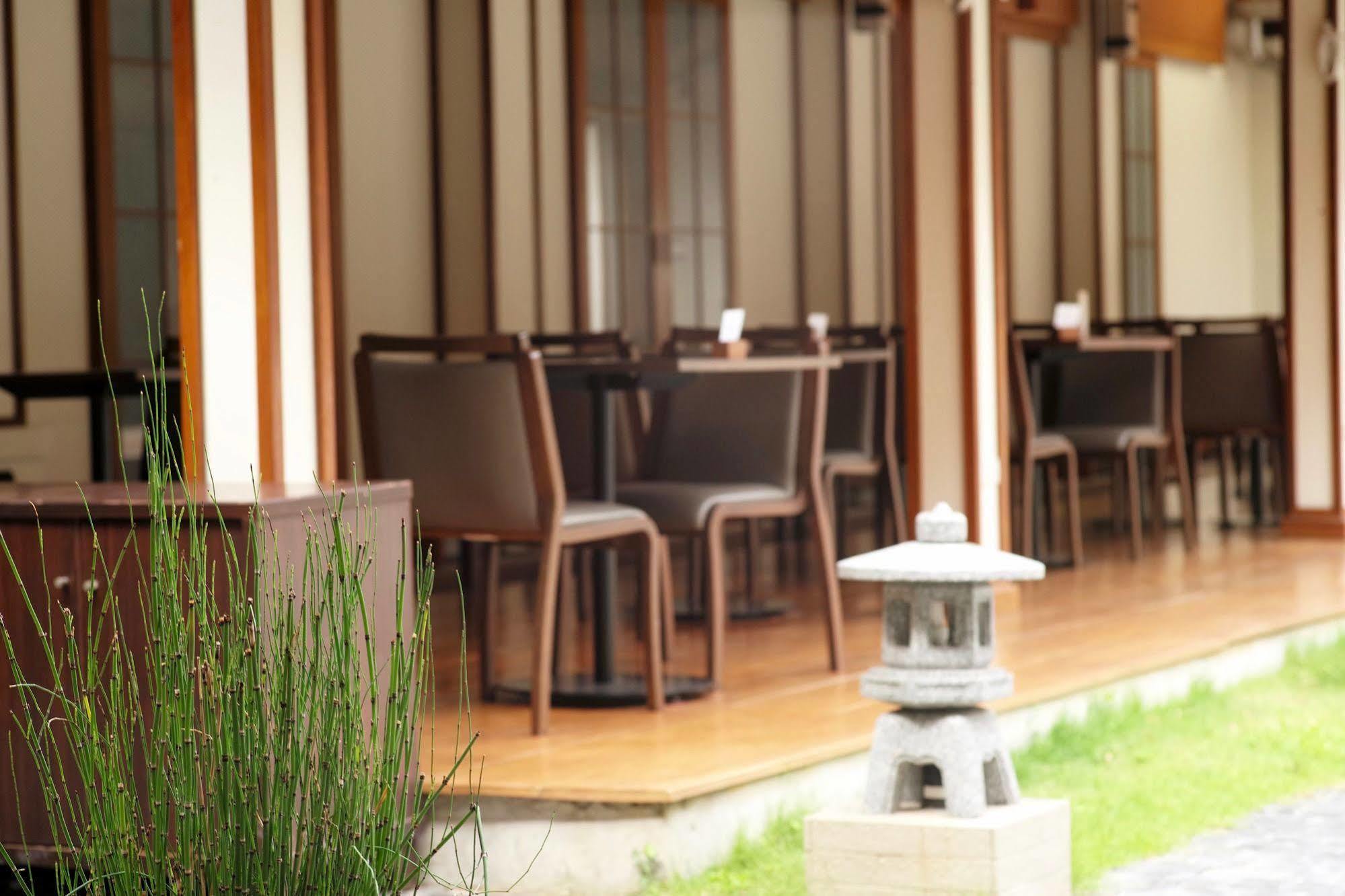 J. Park Hotel Chonburi Exteriör bild